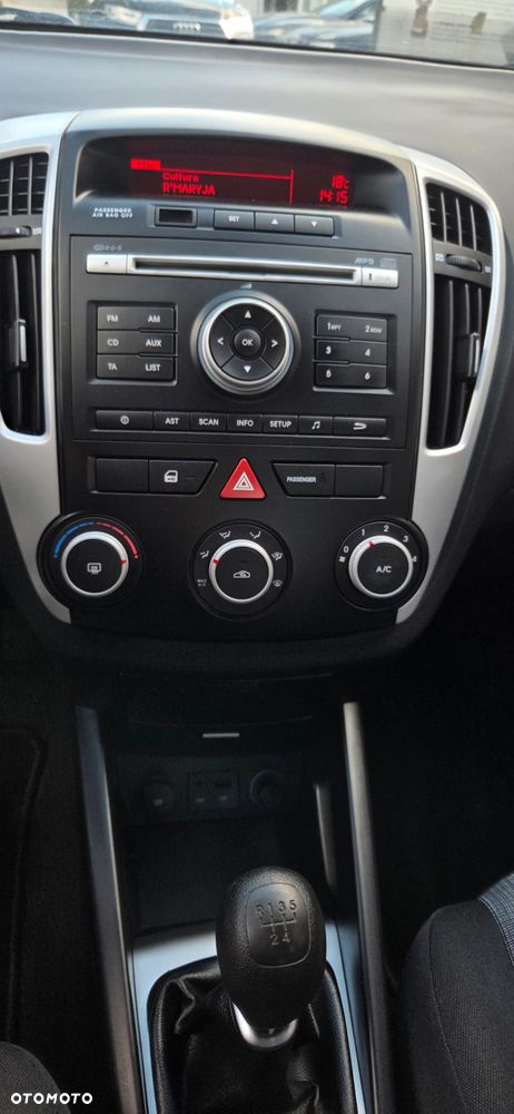 Kia Ceed 1.4 CVVT Dream-Team Edition - 25