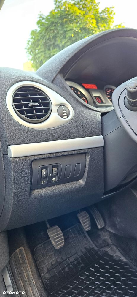 Renault Clio 1.6 16V Expression - 10