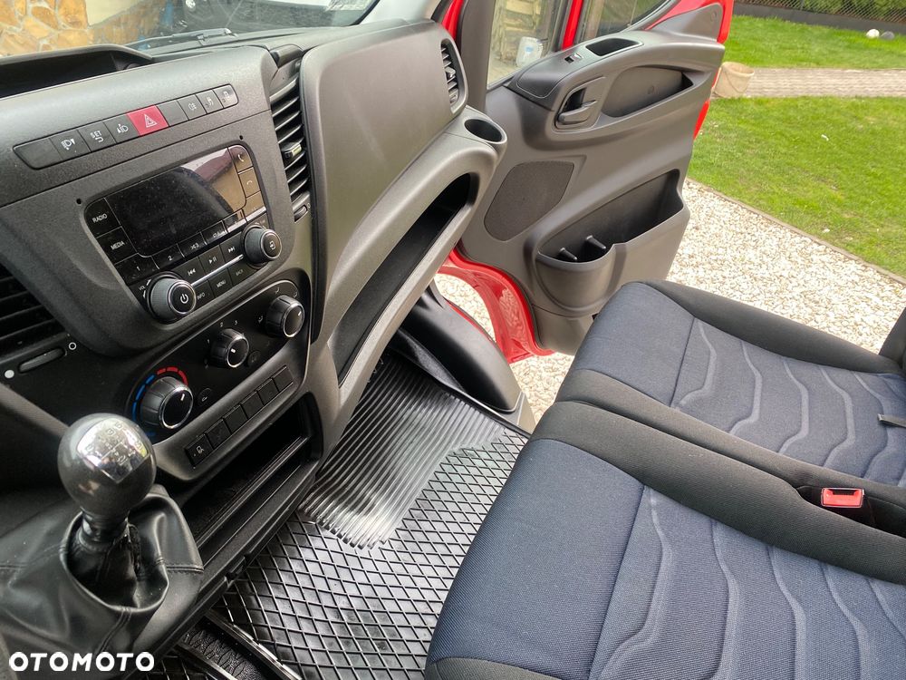 Iveco DAILY 35-180 MAX 3.0 zakupiony w salonie w Rzeszowie, serwisowany, bezwypadkowy - 21