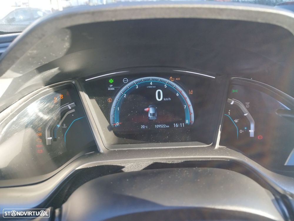 Honda Civic 1.0 i-VTEC Executive Premium - 6