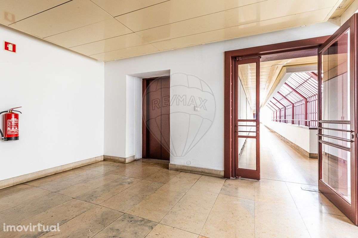 Escritório T1 para venda - Grande imagem: 2/13