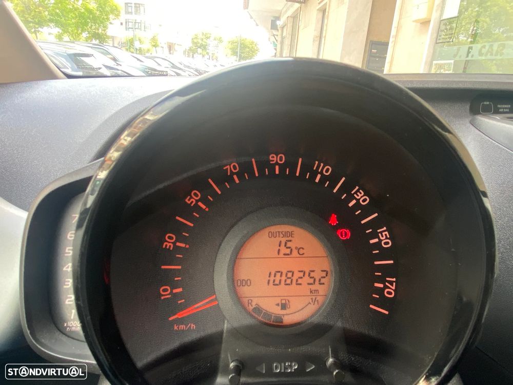 Toyota Aygo x-play touch - 40