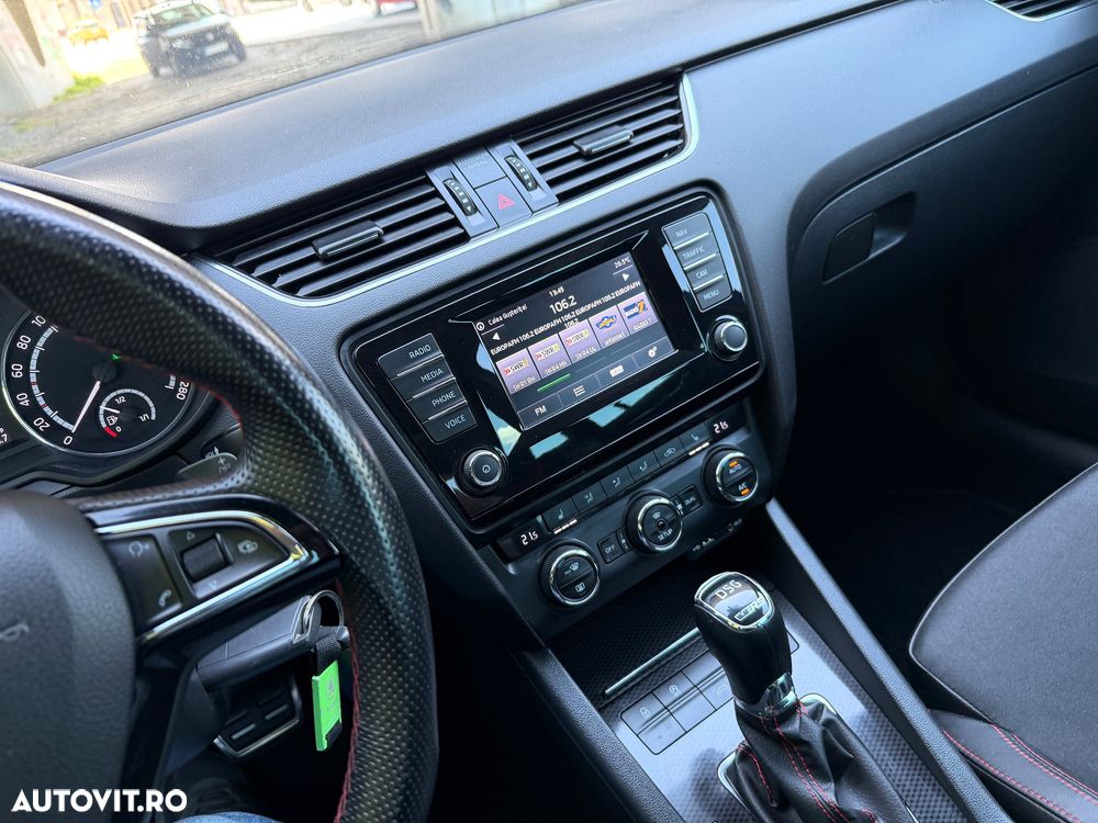Skoda Octavia 2.0 TDI DSG RS - 14