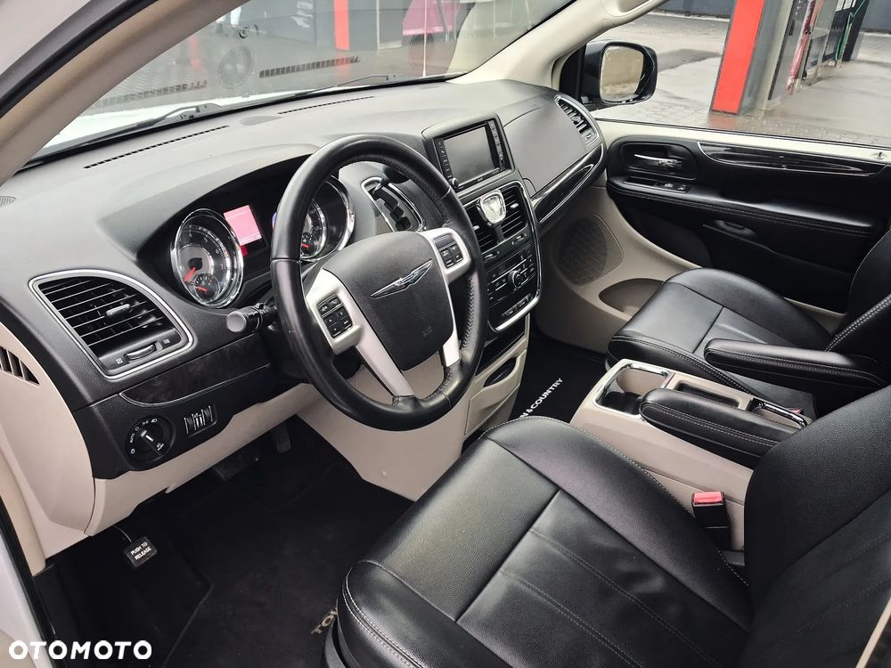 Chrysler Town & Country 3.6 Touring - 24