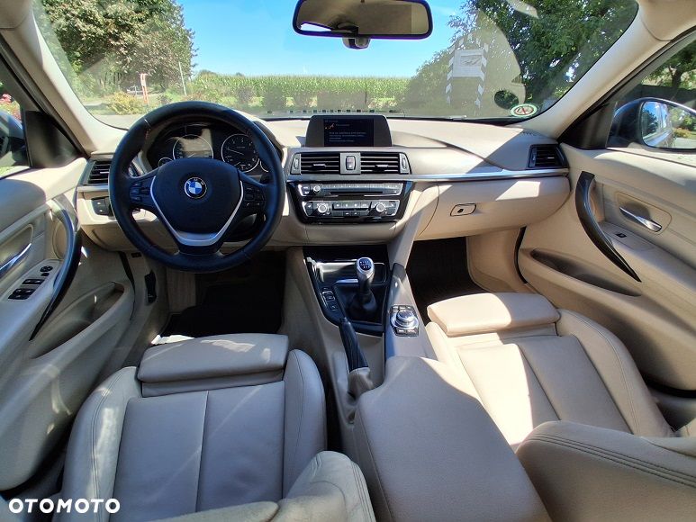 BMW Seria 3 320d xDrive DPF Edition Sport - 16