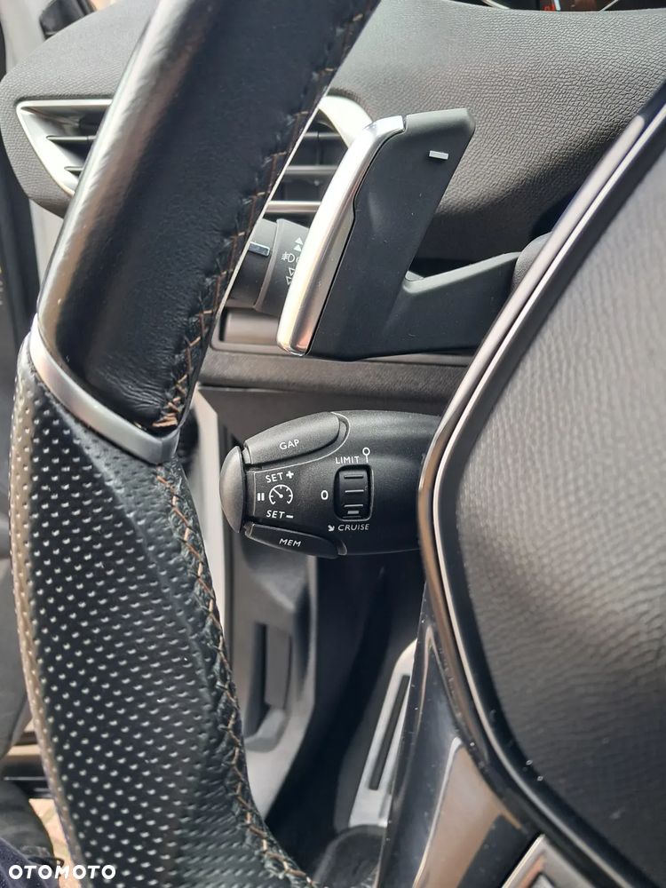 Peugeot 5008 ver-1-5-bluehdi-gt-pack-s-s-eat8 - 14