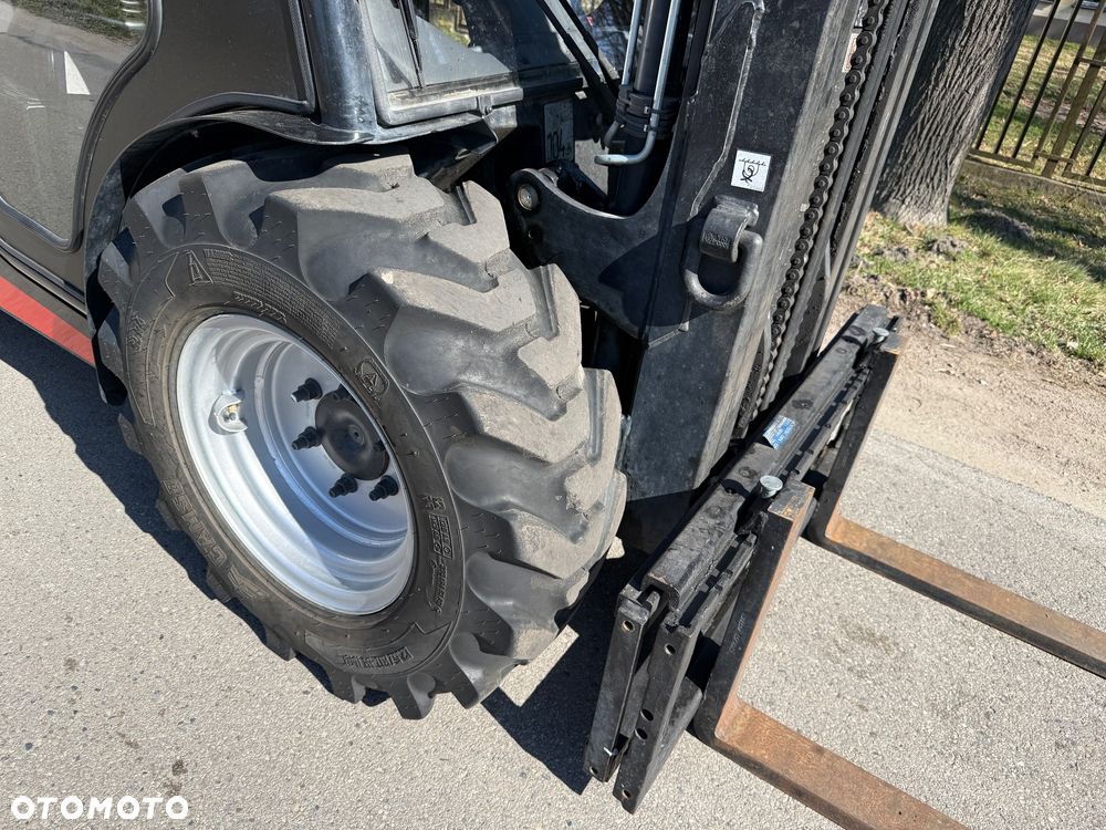Manitou Terenowy Wózek Widłowy MC25-4 - 10