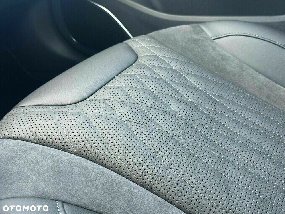 Hongqi HS5 2.0T Executive AWD - 17