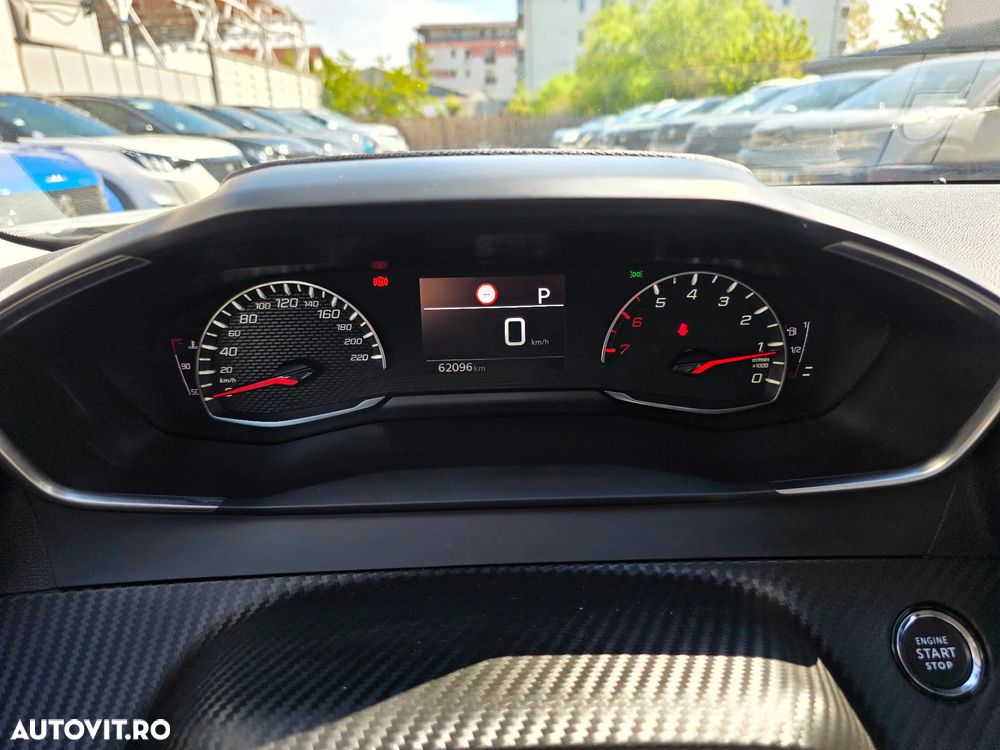 Peugeot 2008 PureTech 130 EAT8 GT - 26