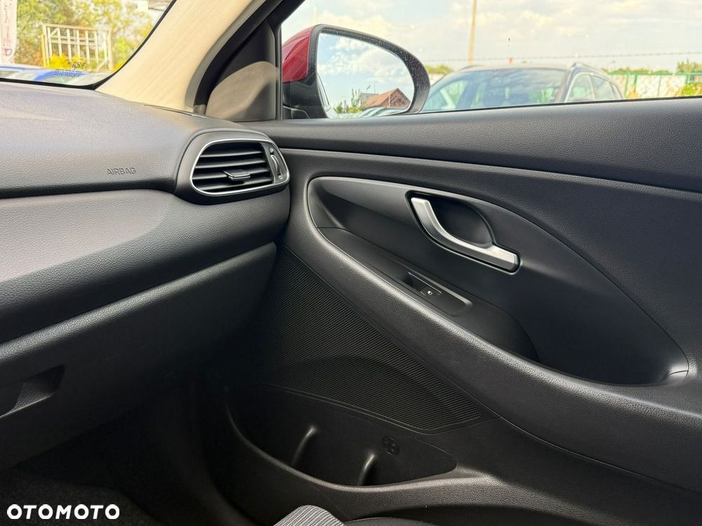 Hyundai i30 1.5 DPI Classic + - 27