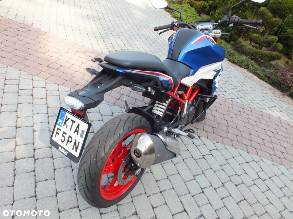 BMW G - 26