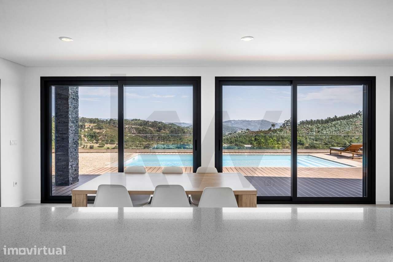 Moradia T4 com Piscina e Vistas Panorâmicas a 15 Minutos de Braga - Grande imagem: 4/47