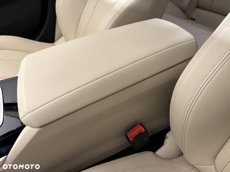 BMW Seria 3 320i Sport Line - 22