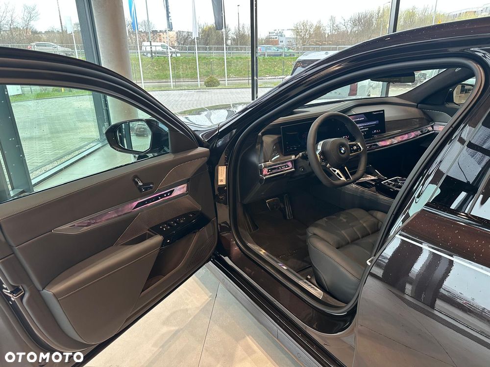 BMW Seria 7 - 17