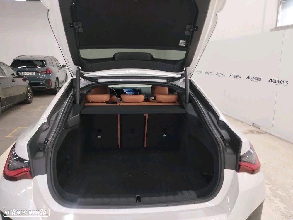 BMW i4 eDrive40 Pack Desportivo M - 12