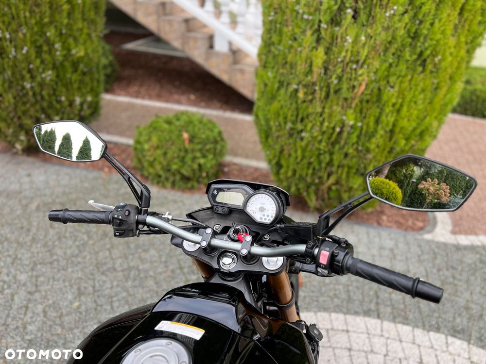 Yamaha FZ8 - 17