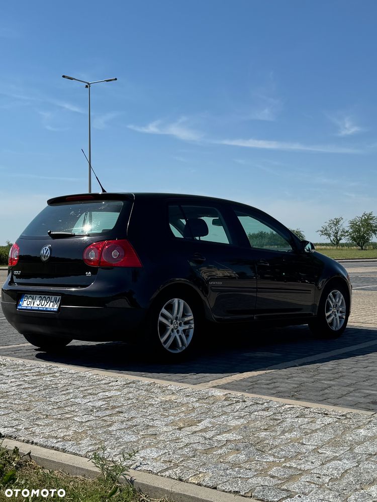 Volkswagen Golf 1.6 Comfortline - 6