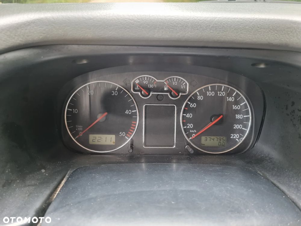 Volkswagen Multivan - 13