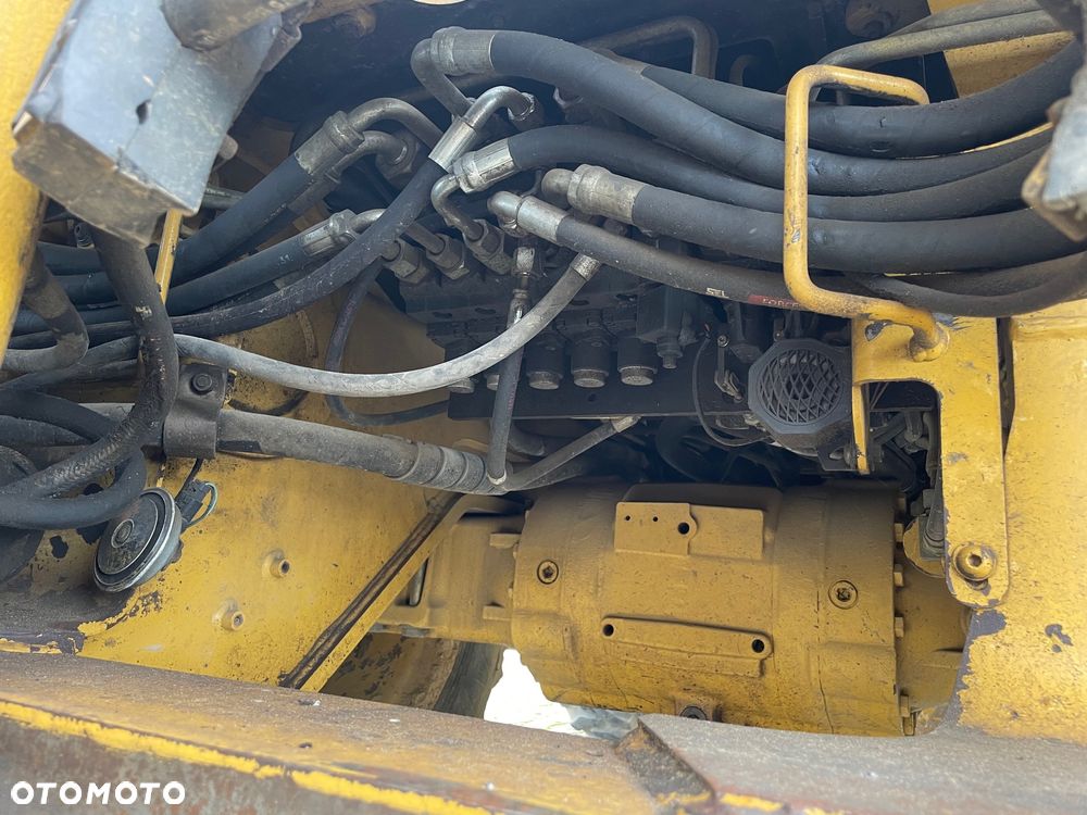 Caterpillar 428E - 10