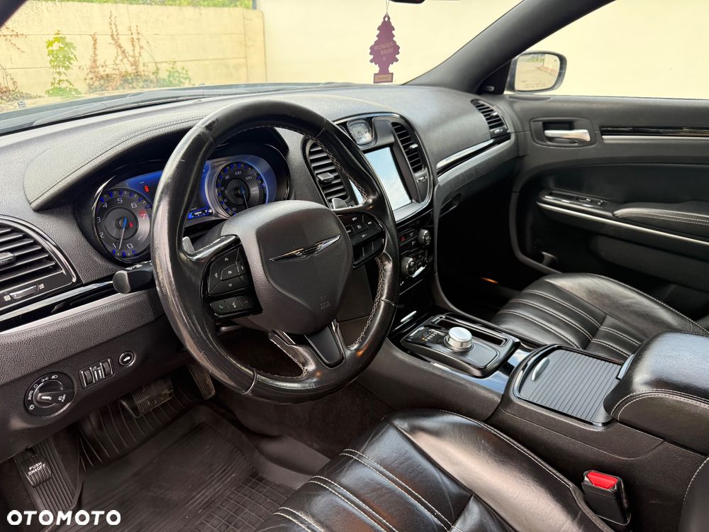 Chrysler 300s - 9