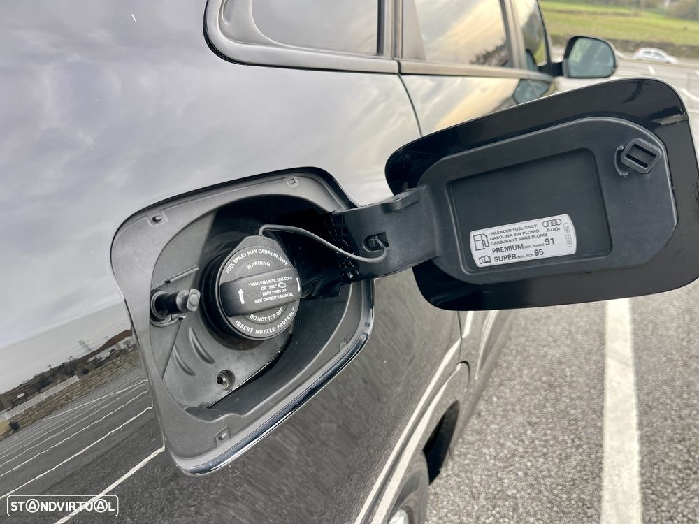 Audi Q3 2.0 TFSI quattro S tronic design - 26