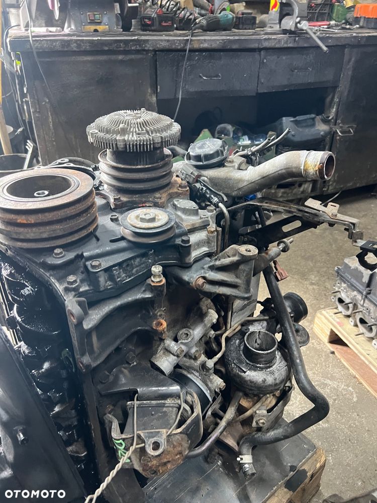 Głowica cylindrów Nissan Navara d21 d22 td25 2.5td - 5