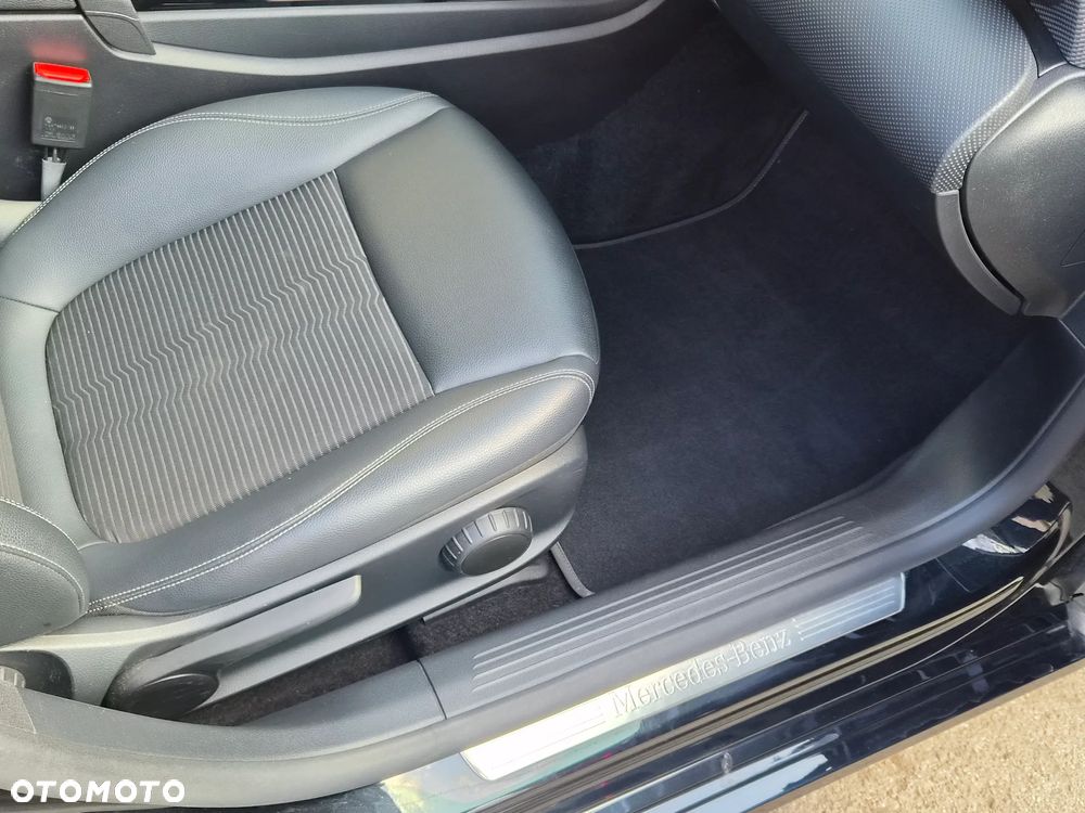 Mercedes-Benz CLA 180 Progressive 7G-DCT - 21