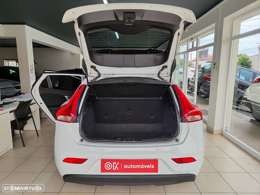 Volvo V40 D2 Momentum - 18