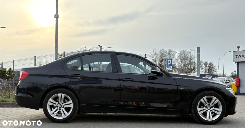 BMW Seria 3 316i Sport Line - 4