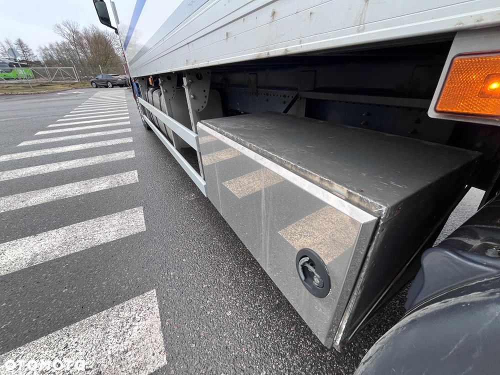Scania Scania 6x2/4 oś skrętna i podnoszona 24, 23 euro palety 9,4 długości ASO DO KOŃCA DŁUGI IZOTERMA - 9
