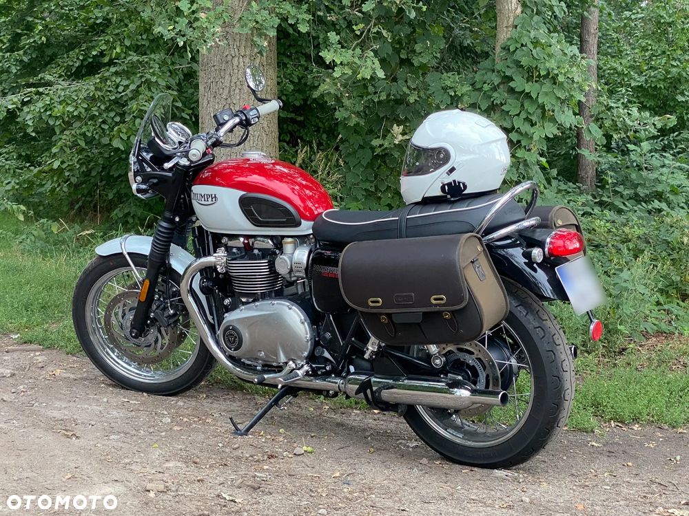 Triumph Bonneville - 11