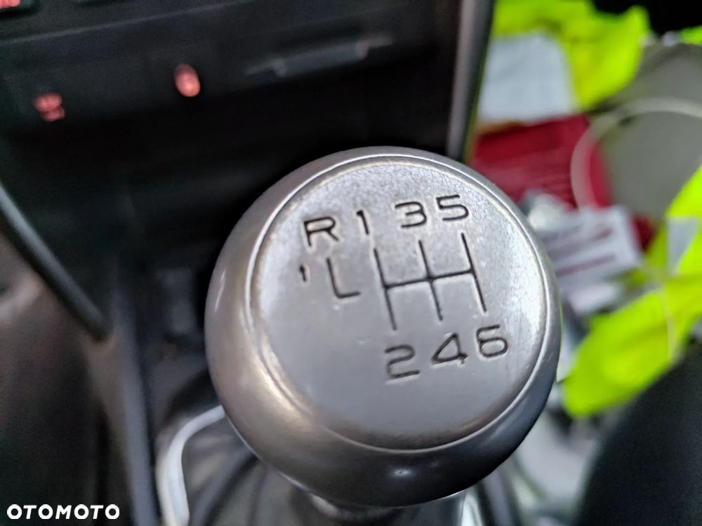 Peugeot 207 155 THP Platinum - 12