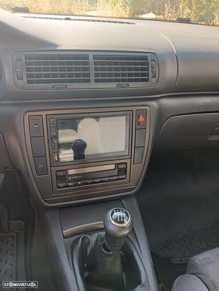 VW Passat Variant - 6
