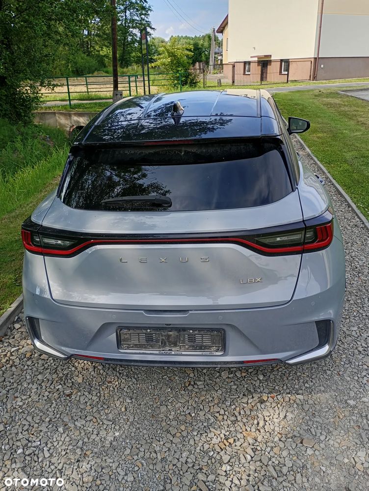 Lexus LBX 1.5 Hybrid Vibrant Edition AWD - 6