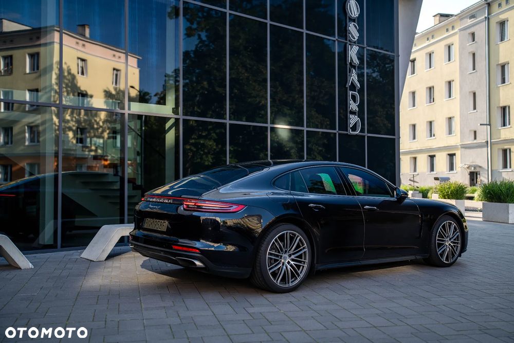 Porsche Panamera 4 Platinum Edition - 19