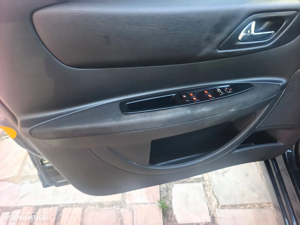 Citroën C4 1.6 HDi 110 VTR Pack - 17
