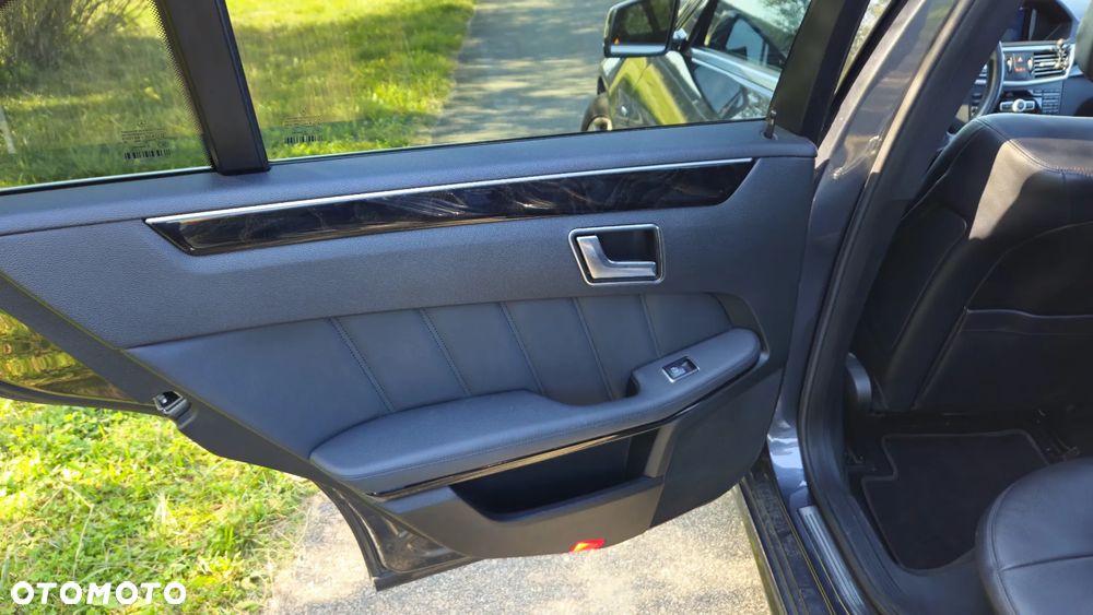 Mercedes-Benz Klasa E 350 BlueTec Avantgarde - 17