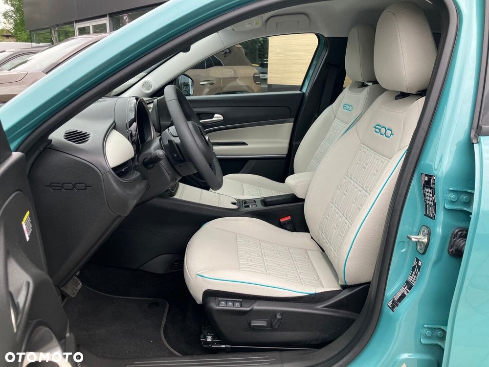 Fiat 600 1.2 Turbo La Prima eDCT - 6