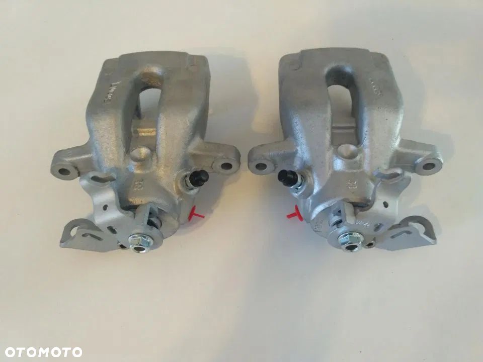 Zacisk tył Lewy Prawy Peugeot 307 308 Citroen C4 - 2