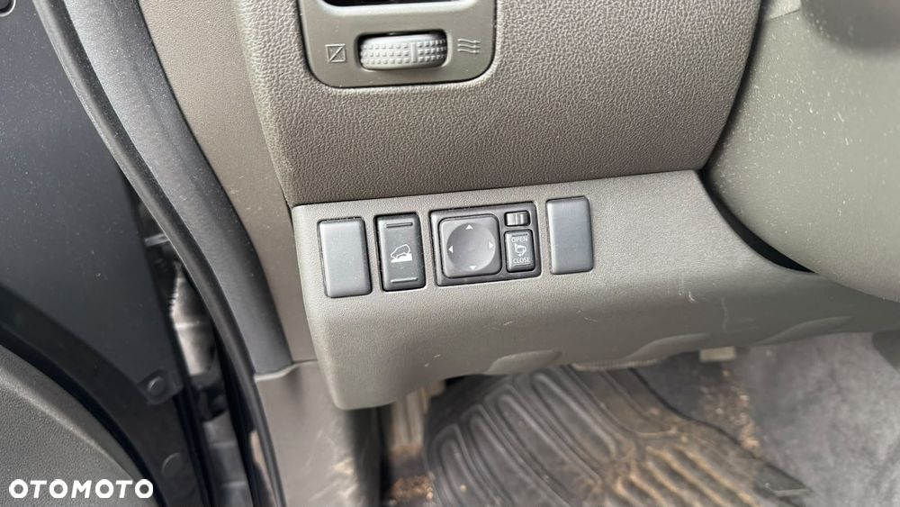 Nissan Pathfinder - 17