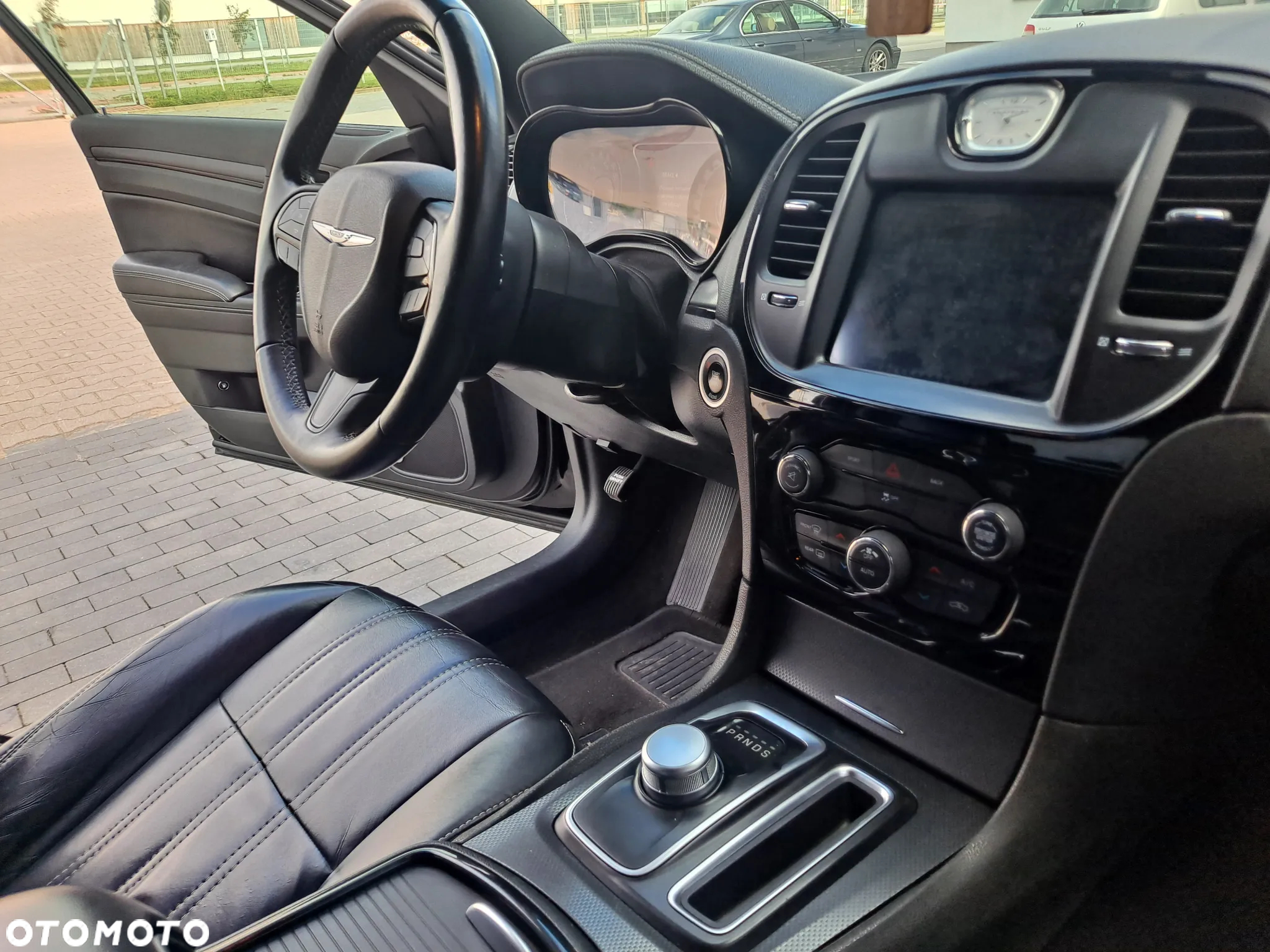 Chrysler 300s - 28
