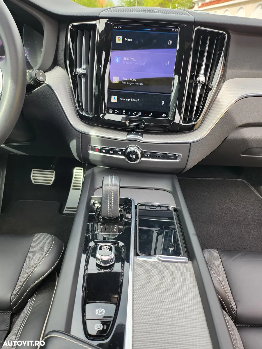 Volvo XC 60 T6 AWD Recharge Ultimate Black Edition - 12