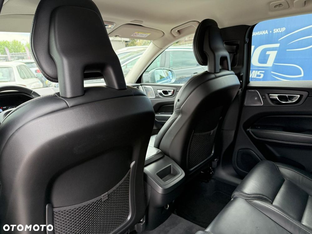 Volvo XC 60 D5 SCR AWD Inscription - 12