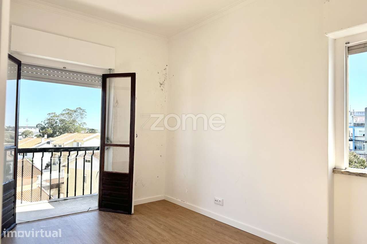 Apartamento T1 no Centro de Mem Martins - Grande imagem: 4/14