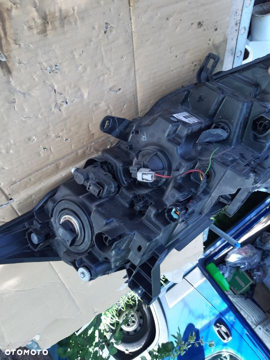 lampa przednia lewa Nissan Qashqai II Zwykła LED 2013-2017 lampa lewy przód Nissan Qashqai II 2014 - 4