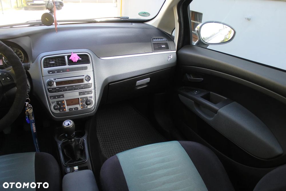 Fiat Grande Punto - 10