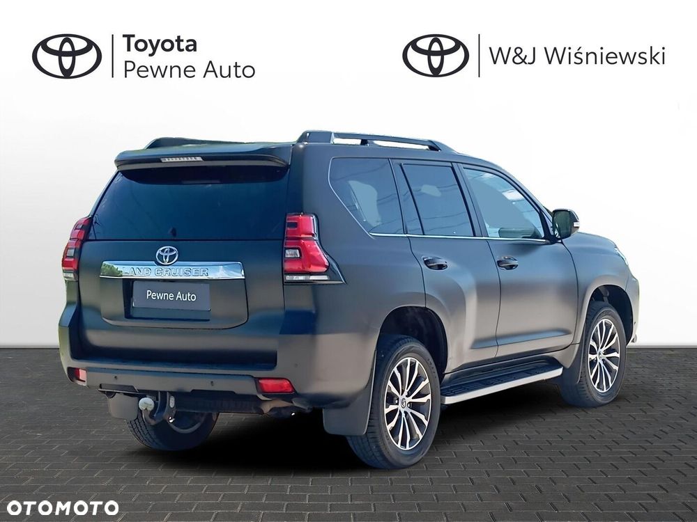 Toyota Land Cruiser - 2