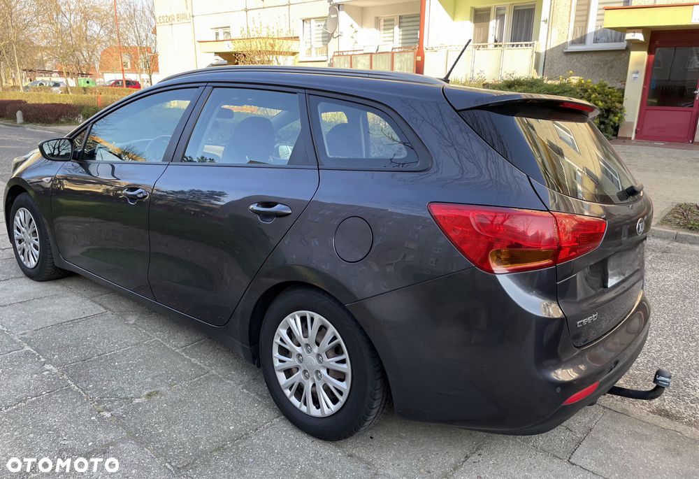 Kia Ceed - 37