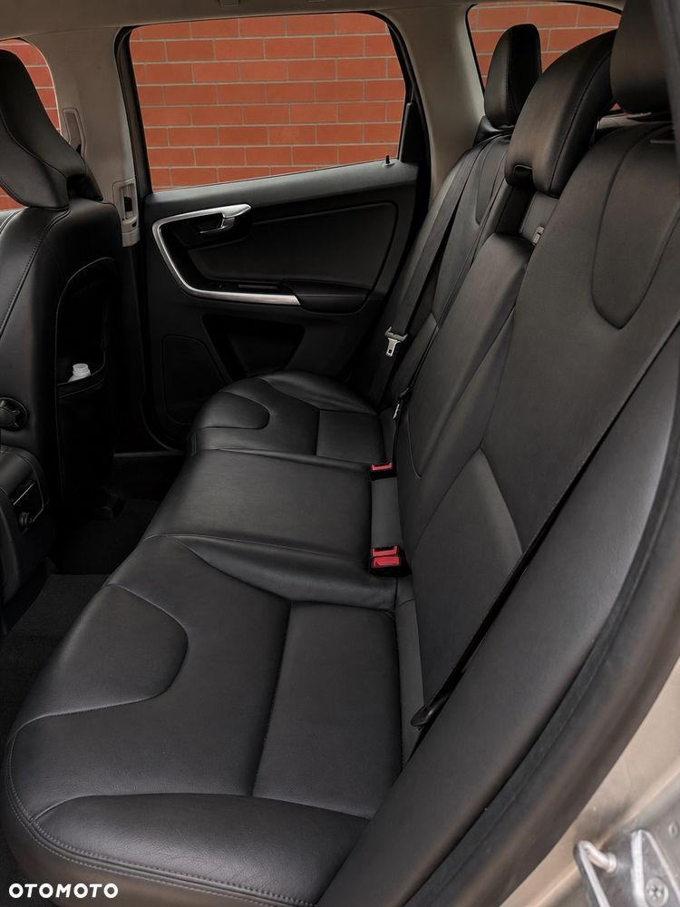 Volvo XC 60 D4 Geartronic Momentum - 13