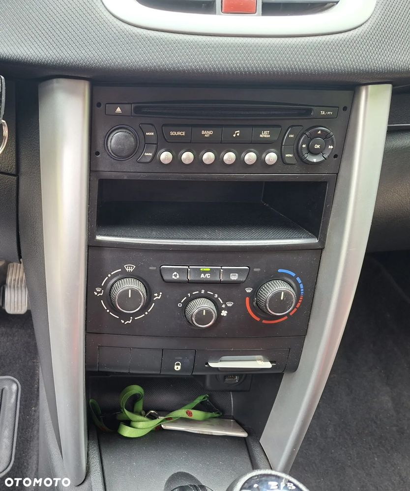 Peugeot 207 - 15